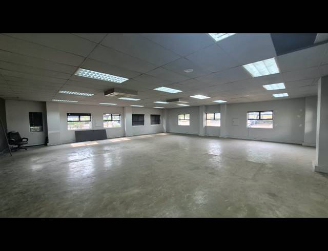 210M² OFFICE TO LET IN ERASMUSKLOOF